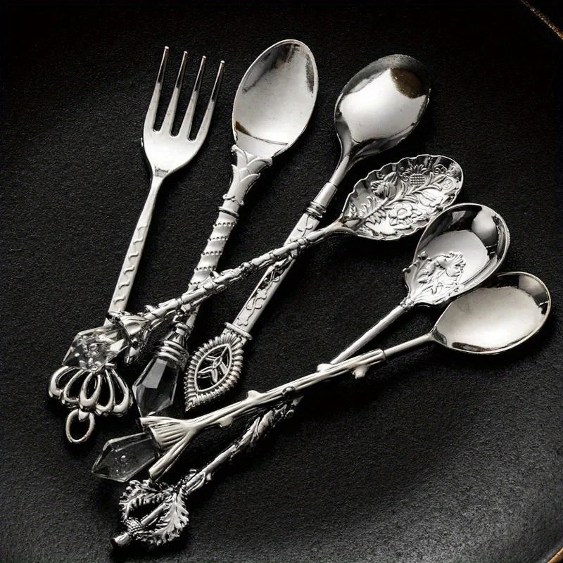 Vintage Collectible Spoons - 6pcs 빈티지 스푼 포크 로얄 스타일